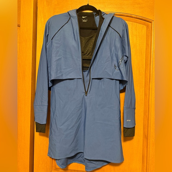NWOT Nike Women's Blue Hooded Jacket
Nike Swim Victory Luxe Modest Tunic - Picture 5 of 9